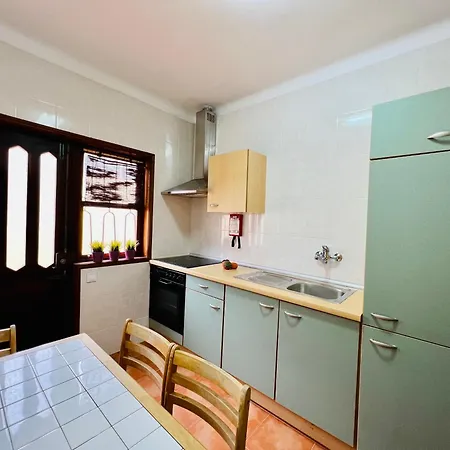 Villa & Pool House @ Mindelo Vila Cha (Porto)